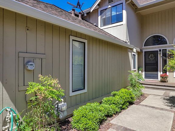 2nd image of 17191 Creekside Cir