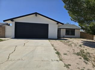 10621 Applewood Dr, California City, CA 93505