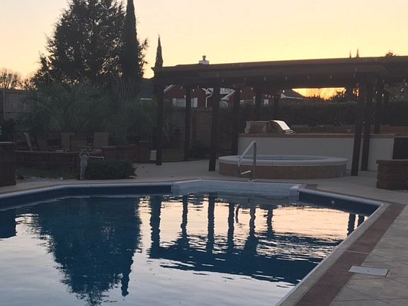 Pool, hot tub, outdoor kitch