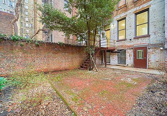 4th image of 118 E 91st St #1E