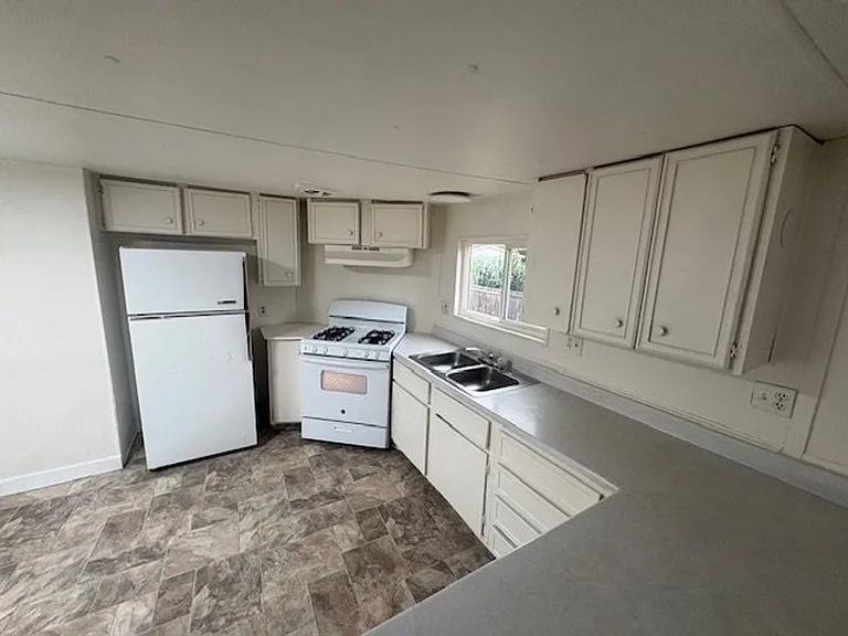 595 Chickadee Dr — Photo 6