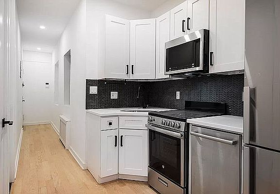 3rd image of 304 Columbus Ave #3DA