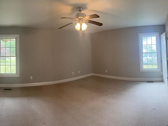 5th image of 902 Ingle St