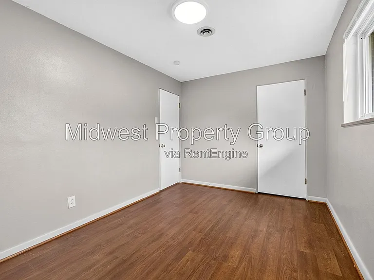 2050 Goodale Ave — Photo 11