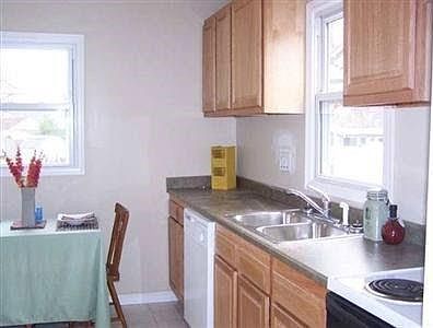 4th image of 214 W Circle Dr
