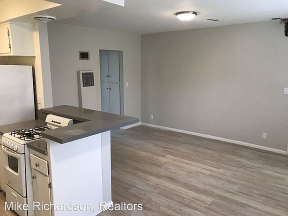3rd image of 409 W Islay St #5965711