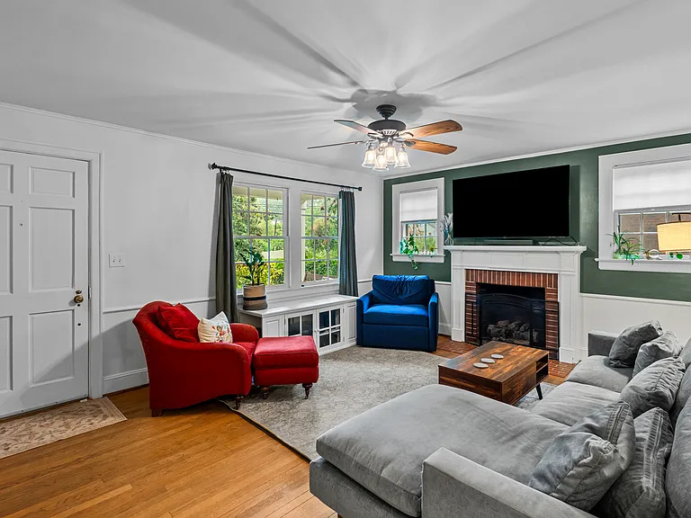 2503 Walker Ave — Photo 3