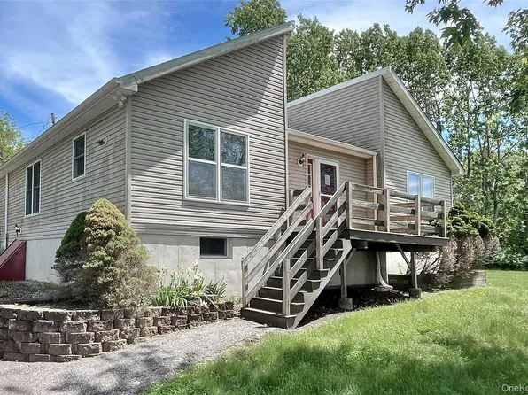 98 Oil City Road, Pine Island, NY 10969