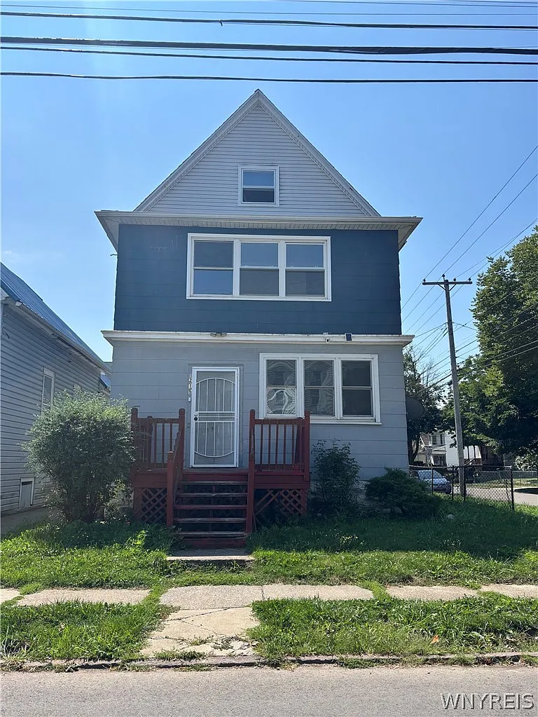 3 bed, 1.0 bath, 2339 sqft, $1,300 — Photo 1
