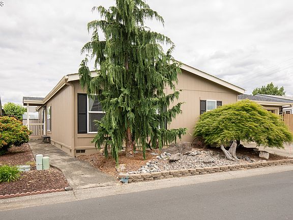 2nd image of 16500 SE 1st St 61 #61
