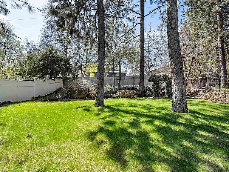 3208 E 14th Ave — Photo 29