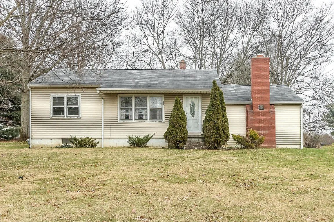 7045 Harlem Rd photo 1