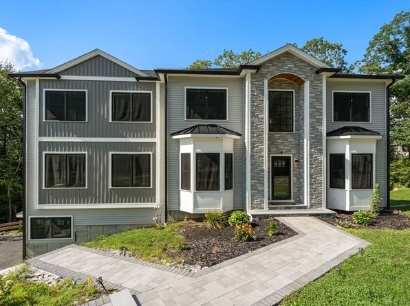 9 Flanagan Dr, Shrewsbury, MA 01545