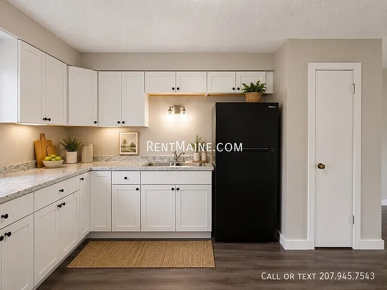 8 Hillside Ln #4 — Photo 3