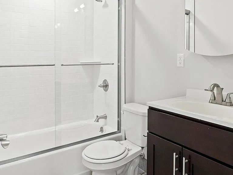 Riverview Manor Apartments — Photo 13
