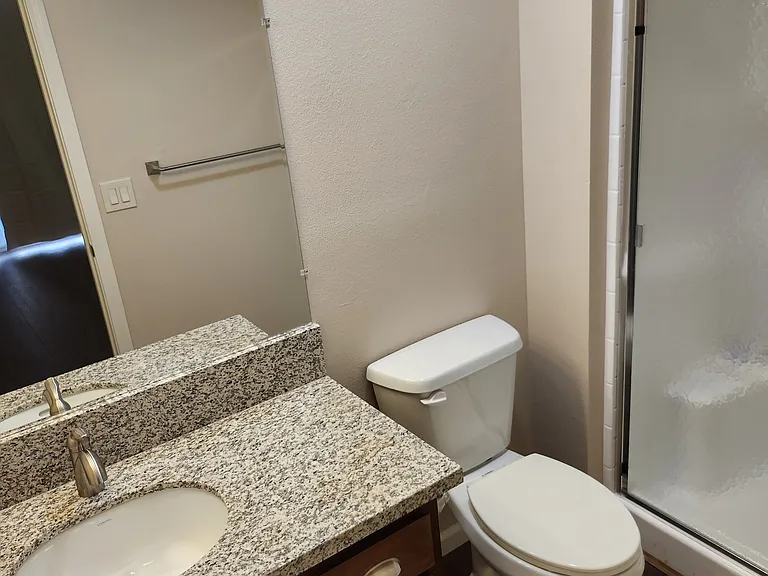 2309 N 10th Ave — Photo 12