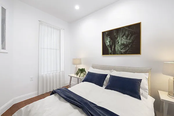 Rented by Compass | media 21