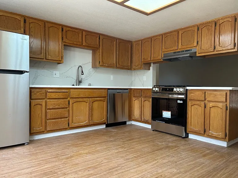 1012 W Alene Ave #B — Photo 6