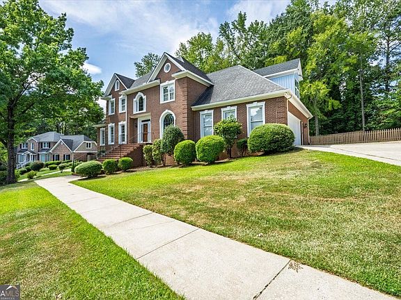 4th image of 216 Hunters Hill Ct