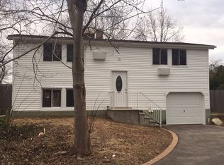 68 University Heights Dr, Stony Brook, NY 11790