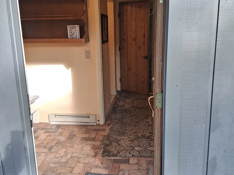 2597 Tonawanda Rd — Photo 6