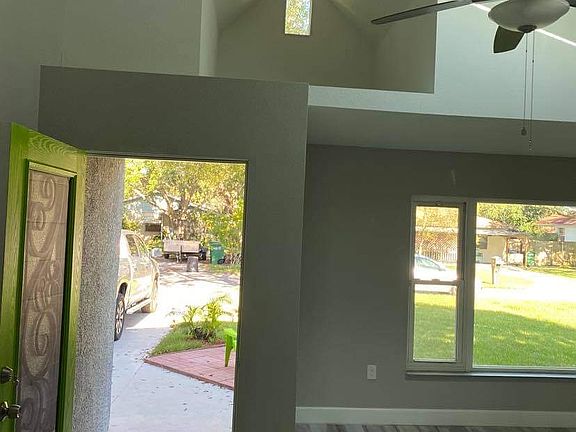 2nd image of 6215 Interbay Ave