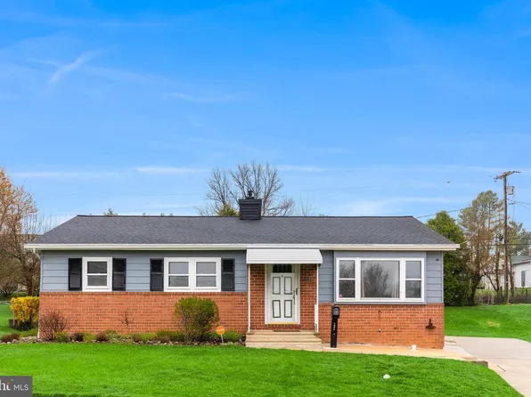1324 Denbright Rd, Catonsville, MD 21228