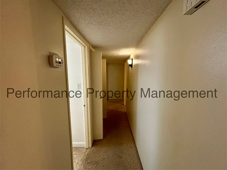 2716 Catalina Dr — Photo 7