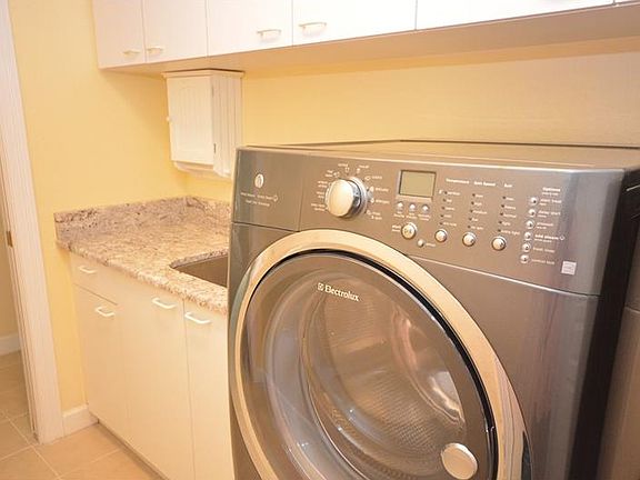 4th image of 8804 Great Cove Dr