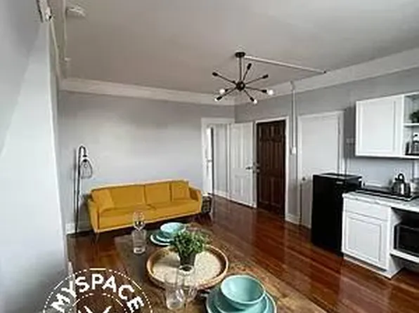 74 Cornelia Street image 1 of 7