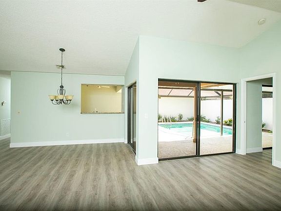 3rd image of 6221 S Mirror Lake Dr
