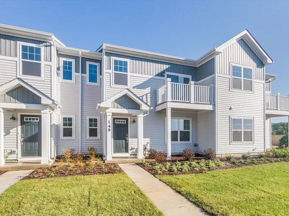 149 Kingsport Dr, South Elgin, IL 60177