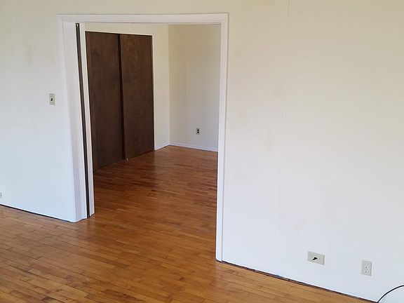 3rd image of 203 Wolf River Dr #3