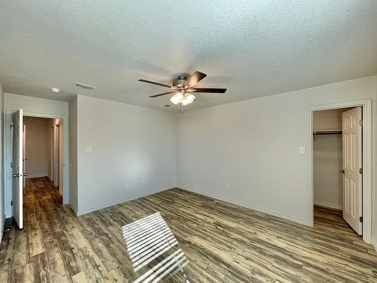 1801 Castroville Trl — Photo 22