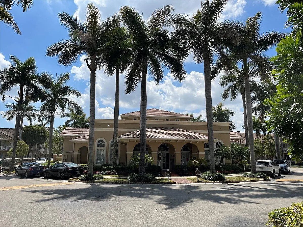 Building Photo - 8874 W Flagler St #101