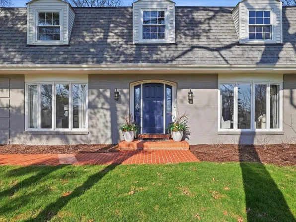 3695 Mary Cliff LANE, Brookfield, WI 53005