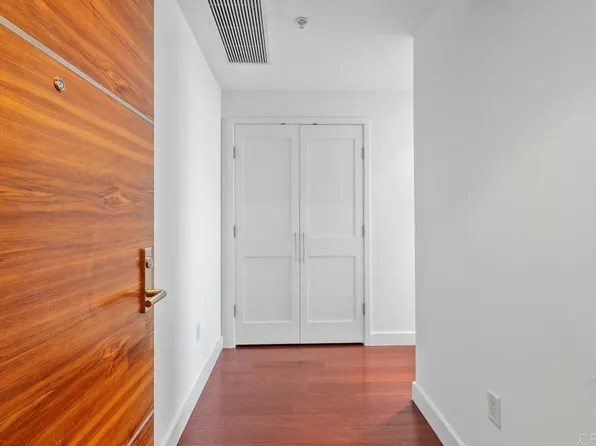 700 W East St, San Diego, CA