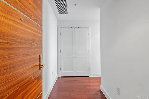 700 W E St #801 Photo 1