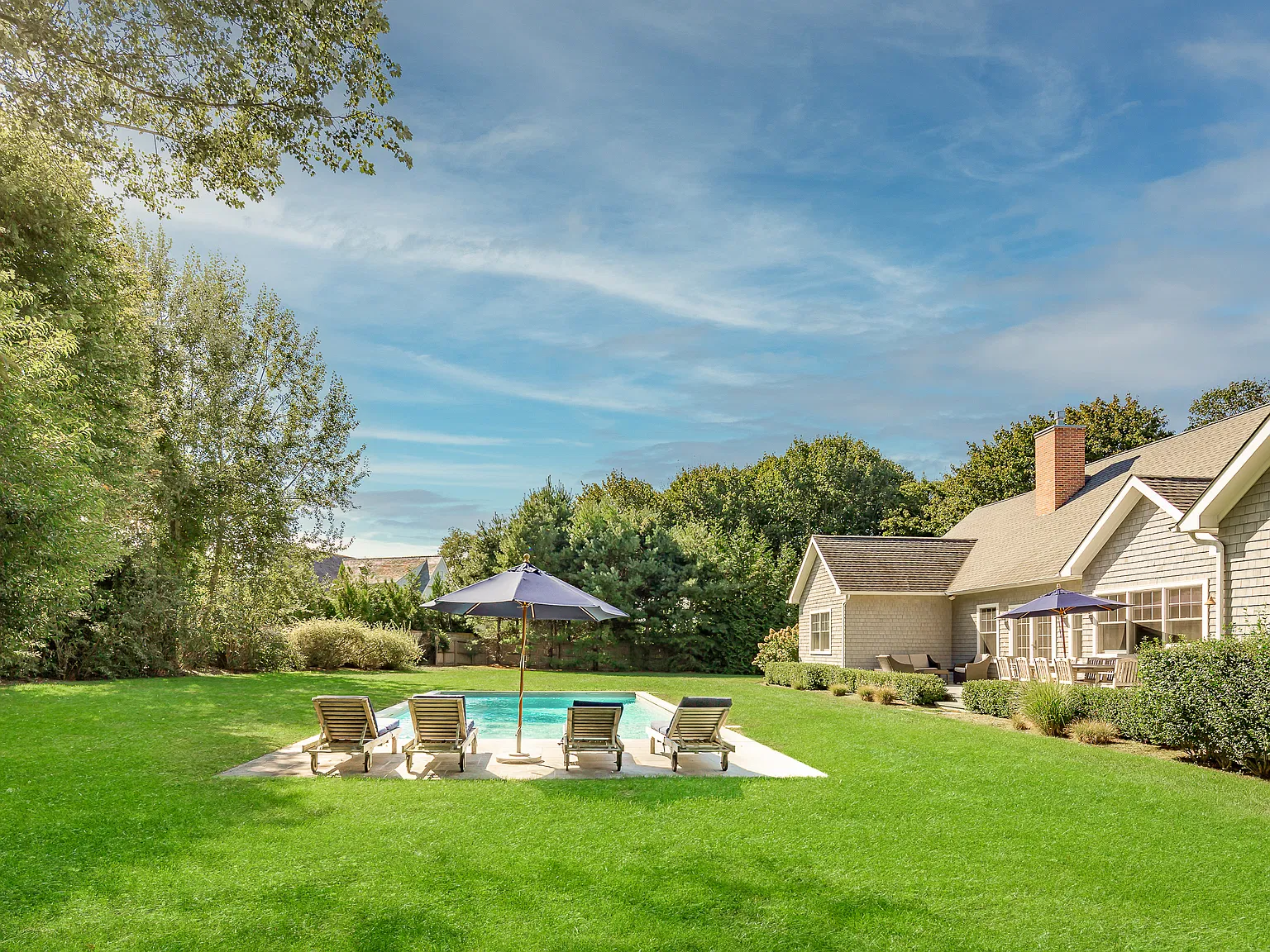 East Hampton Village Fringe with Pool — Photo 2