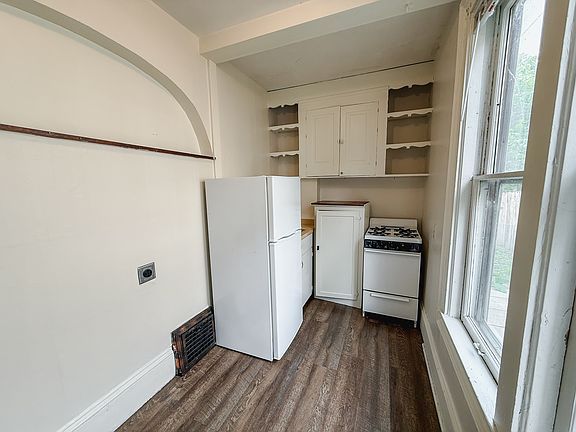2nd image of 1012 1st Ave #4