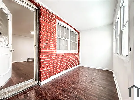 414 Avondale Rd — Photo 24