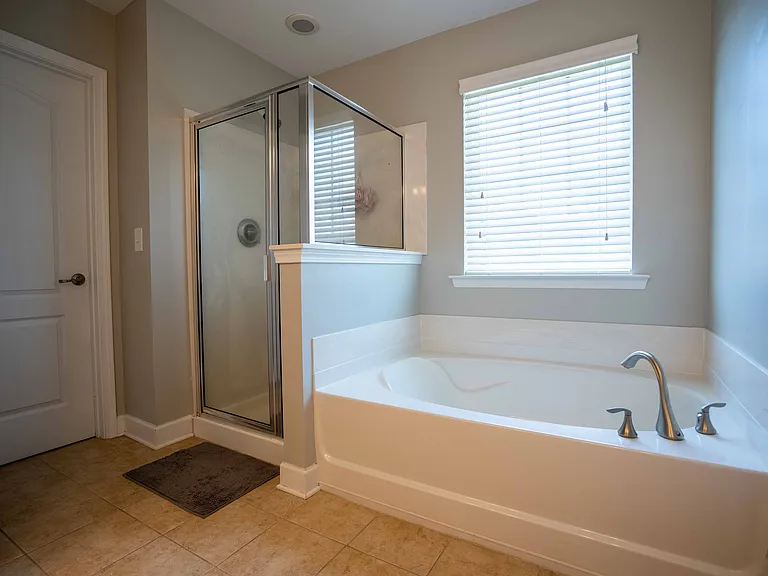 221 Berwick Dr — Photo 18