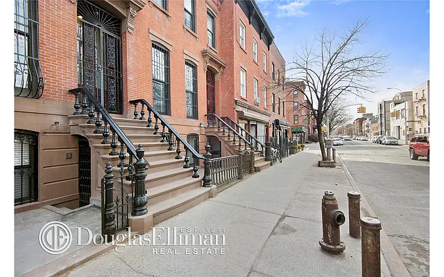 Sold by Douglas Elliman | media 15