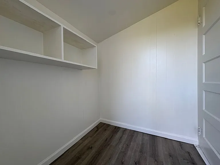 301 S G St — Photo 15