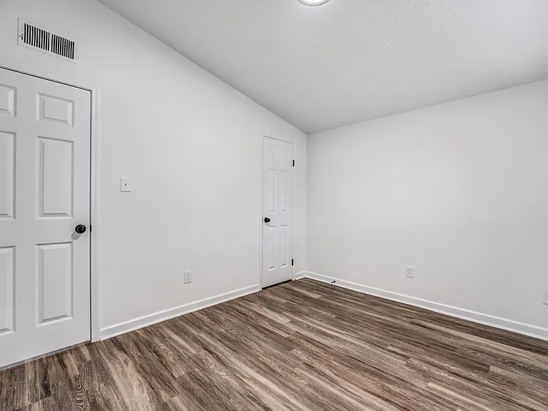 4980 Vickie Dr — Photo 18