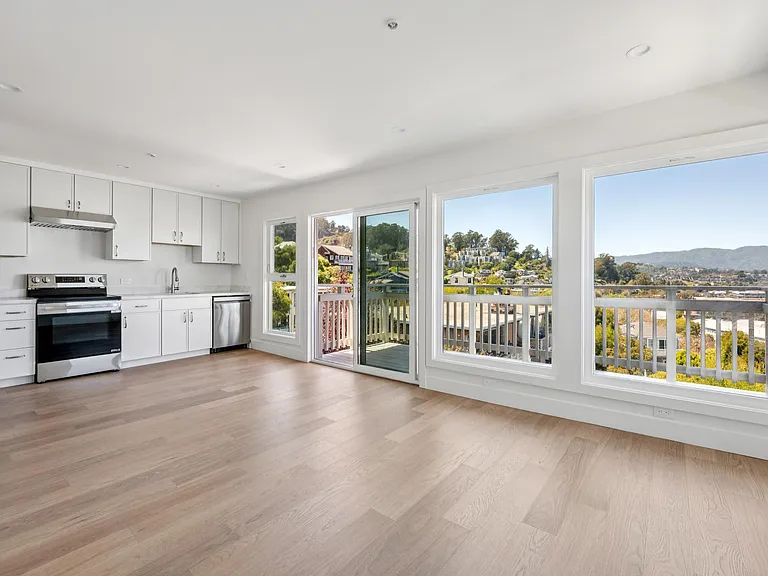 144 Filbert Ave #D — Photo 9
