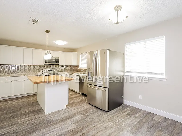 916 Gettysburg Pl — Photo 9