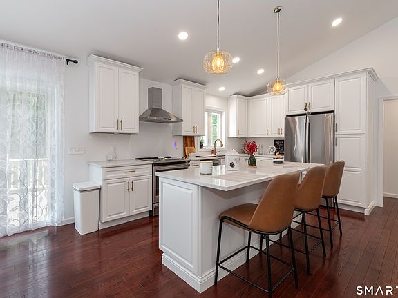 3rd image of 76 Beach Road
