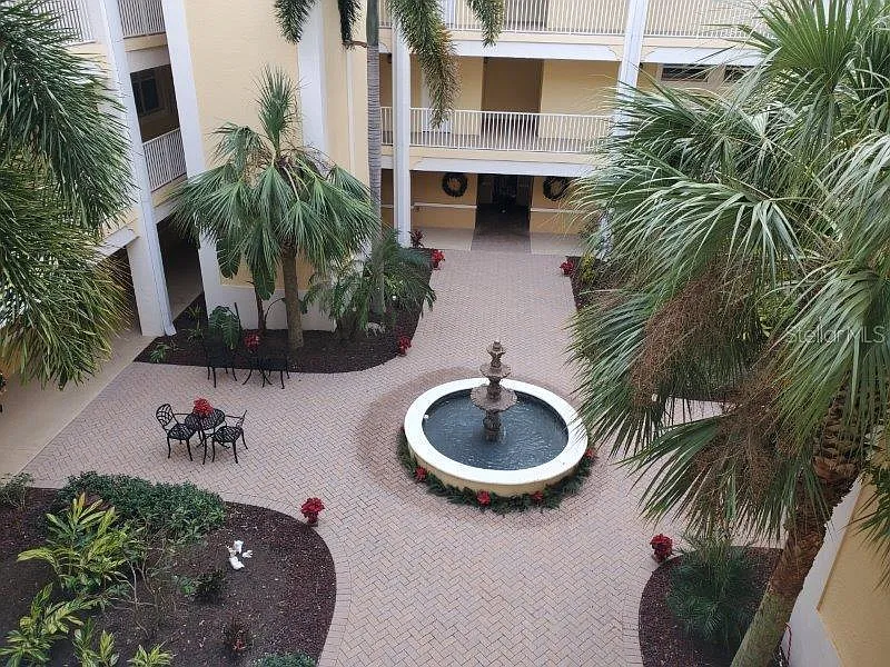 2 bed, 2.0 bath, 1351 sqft, $3,800 — Photo 2