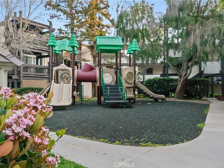 8650 Gulana Ave — Photo 43